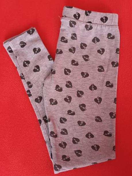 Dívčí legíny světlé šedé srdíčka, 152