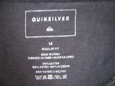 Bavlněné tmavě modré tričko -kostry na surfech, quiksilver,164