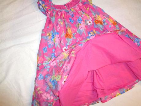 Nepřehlédnutelné květované šaty, marks & spencer,110