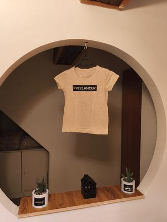 Puntíkaté tričko s nápisem, reserved,128