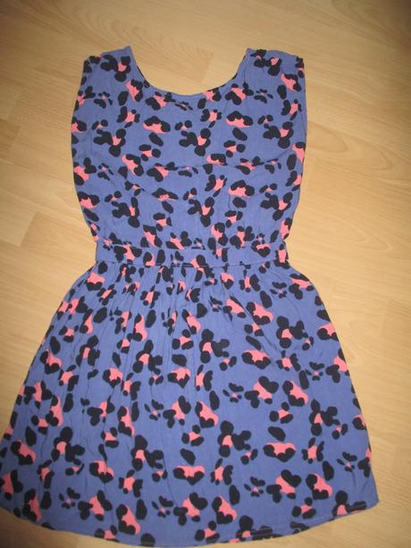 Šaty se vzorem, 146