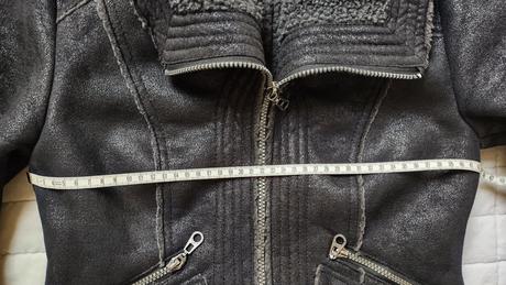 Černá bunda s kožíškem, clockhouse,s