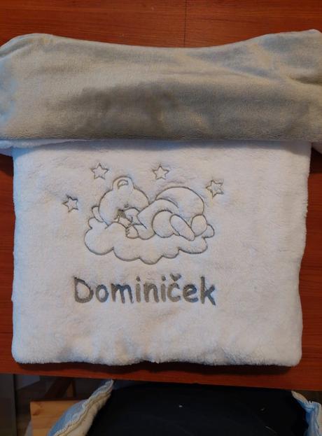 Deka s výšivkou jméno na přání - více barev, šířka (cm): 75,délka (cm): 90