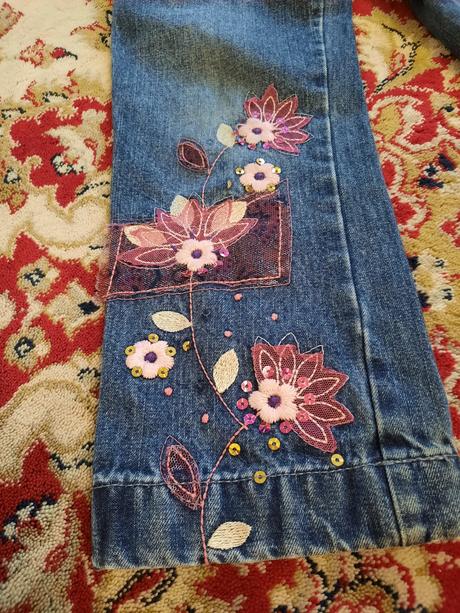 Džíny s květinami, 104