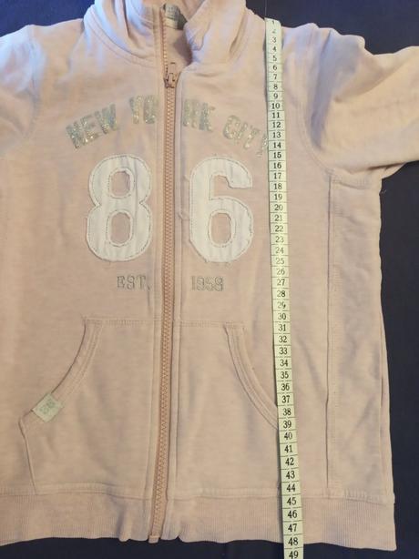 Mikina s kapucí, 134