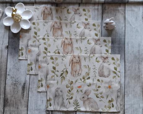 Velikonoční běhoun se zajíčky a květinami, 