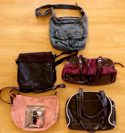 Tašky-kabelky                         4 kusy, 