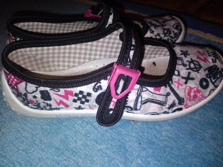 Dívčí papuče vzor vel. 30, vnit.stélka 18.5 cm, nazo,30