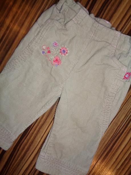 Krásné béžové vyšívané manžestráky, baby club,68