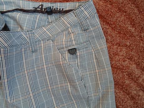 Hnědé šedé kalhoty kraťasy kapri, amisu,38