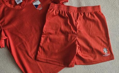 Dětský fotbalový dres, tričko, kraťasy, 122/128, 122