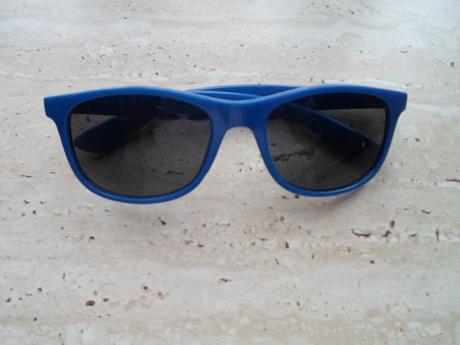 Modré sluneční brýle, 