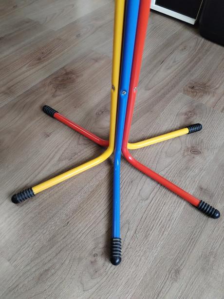 Dětský kovový stojan věšák, 