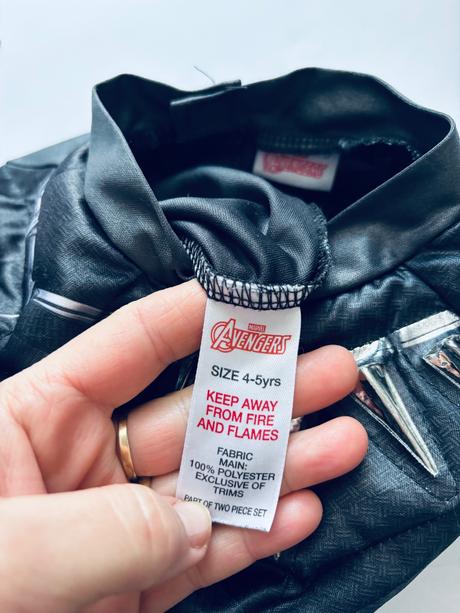 An21/ kostým black panter - v.4/5 let,