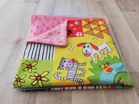 Pestrá deka pro mimčo,