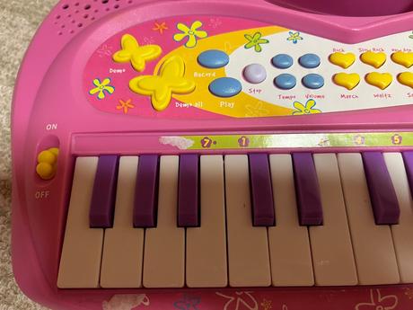 Elektronické dětské piáno, 