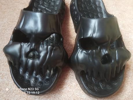 Pantofle "lebka" vel."40/41" ženy i muži, 41