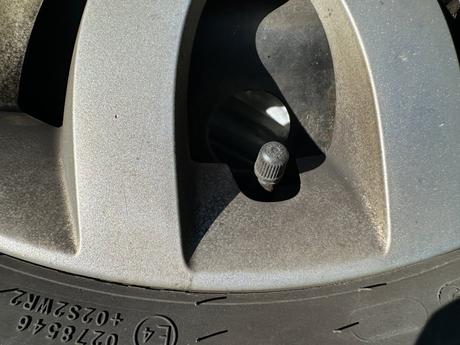 Zimní kola nokian - disky a pneu, 4 ks 185/65 r15, 