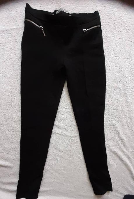 Černé  kalhoty vel.30, 30