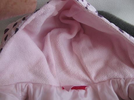 Zimní lila bunda s kapucí a se srdíčky, cherokee,116