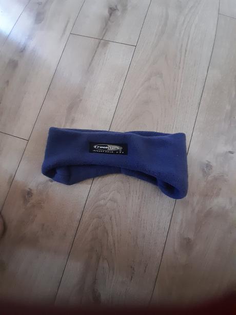 Zimní sportovní čelenka, 