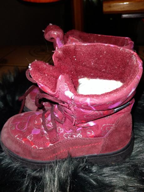 Dívčí kozačky srdíčka vel. 25, vnit.stélka 16 cm, 25