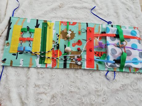 Velká kniha zapínadel,