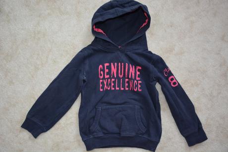 Mikina s nápisem, next,104