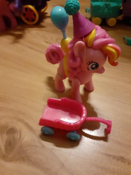 Zámek my little ponny,a dalšī sbīrka koníků, 