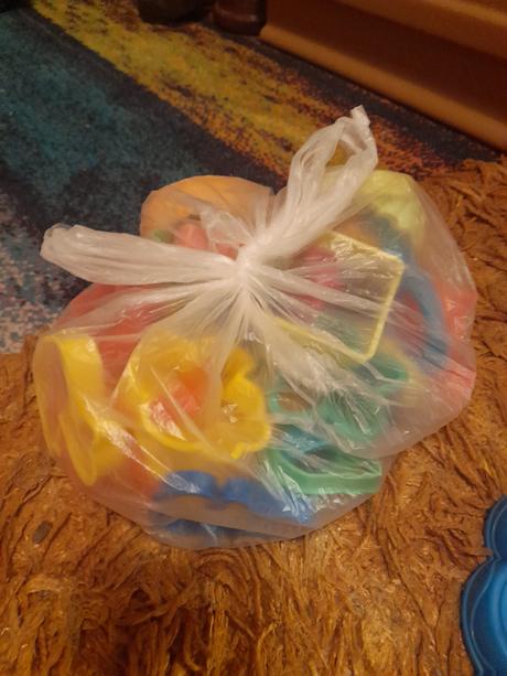 Dinosauři na modelínu tesco,