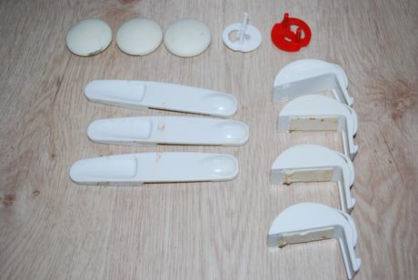 Ochrany rohů a bezpečnostní zavírání zásuvek,