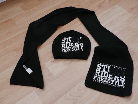 Cerna cepice a sala, 