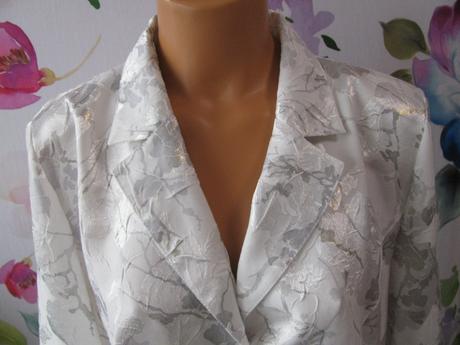 Dámské společenské sako, 48