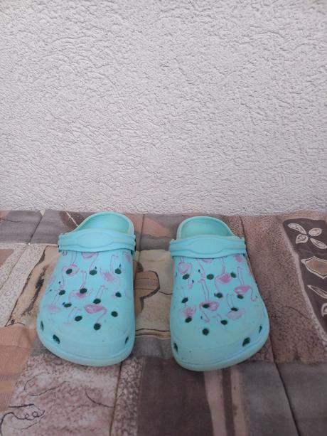 Světle modré nazouváky typu crocs, 30