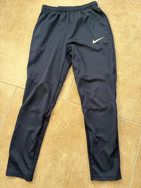 2 kusy tepláků 152 modre nike a sede, nike,152