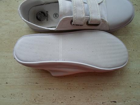 Bílé boty tenisky botasky sálovky, victory,36