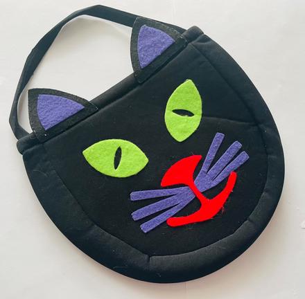 An7/ kabelka ke kostýmu, 