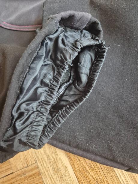 2x zateplené softshellové kalhoty, 122