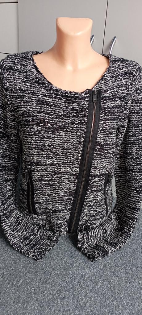Svetr se zipy zn."1982" vel."l", l