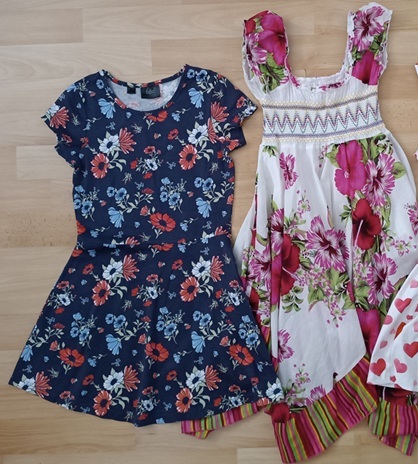 Dívčí šaty 2 ks vel. 122, bonprix,122