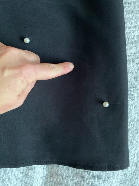 Černé šaty s perličkami m/l, m