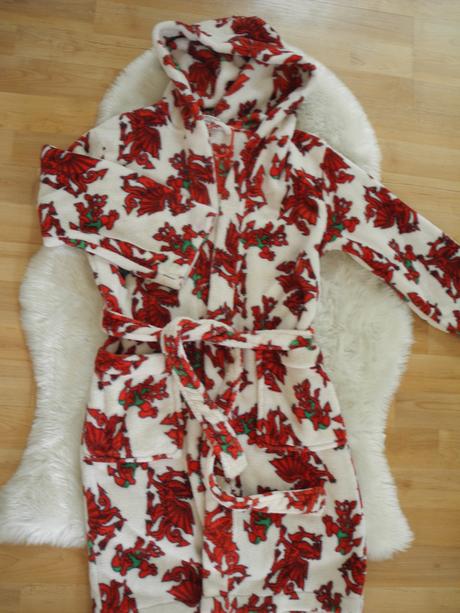 Plyšový župan, 140