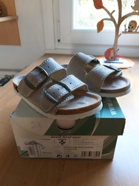 Pantofle domácí, santé,28