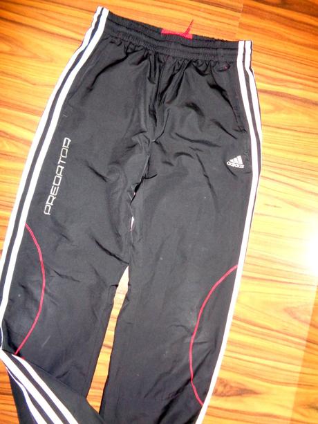 Luxusní černé šusťákové kalhoty predator, adidas,164