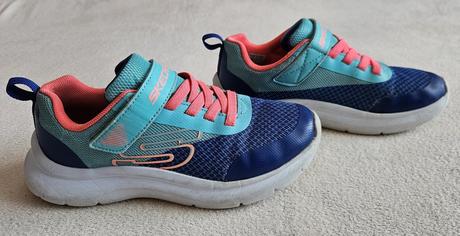 Dívčí boty, botky, tenisky, vel.35, zn.sketchers, skechers,35
