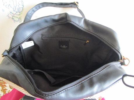 Pěkná bílo-černá pěkná kabelka, do ruky i rameno, 