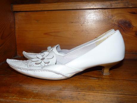 Bile lodicky mokasinoveho vzhled kozene tamaris 37, tamaris,37