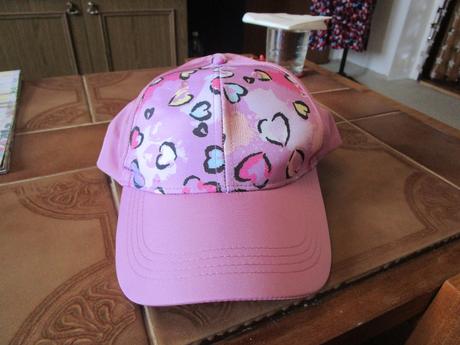 Pěkná lehká růžová kšiltovka se srdíčky, vel. m, m