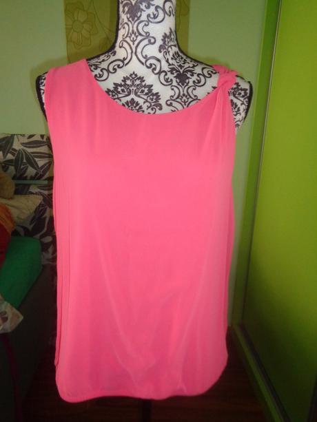 Krásný korálově červený top, 42