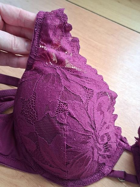 Dvě podprsenky, tcm,85b